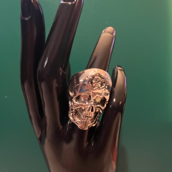 Creepy Skull Biker's Ring - Picture 1 of 1